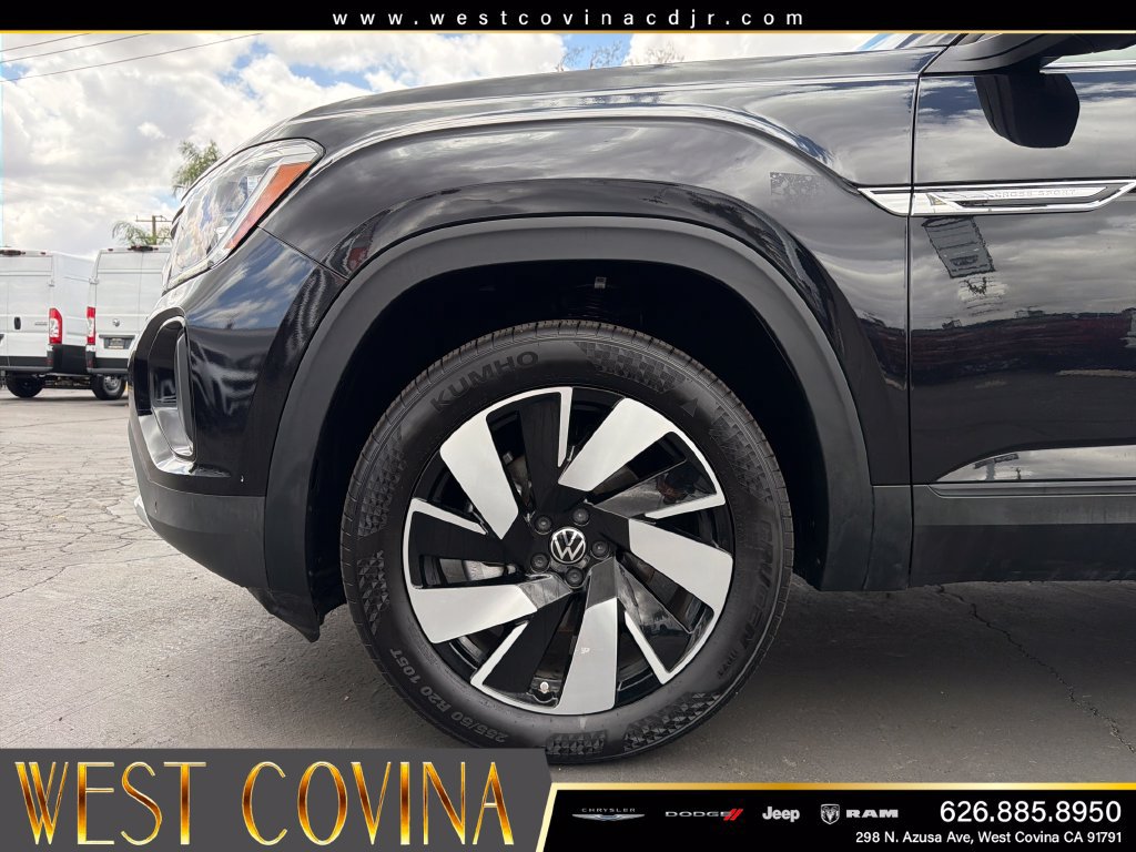 Used 2025 Volkswagen Atlas Cross Sport SE AWD/4WD image 12