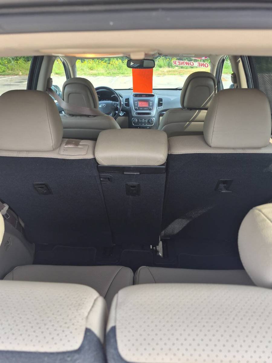 Used 2014 Kia Sorento LX w/ Premium Package AWD/4WD image 11