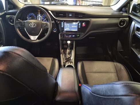 Used 2018 Toyota Corolla SE w/ SE Premium Package FWD image 21