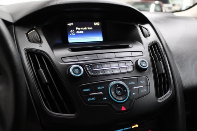 Used 2015 Ford Focus SE FWD image 14