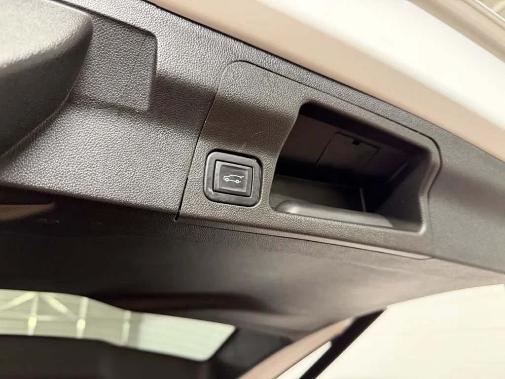 Used 2022 GMC Acadia SLE w/ Driver Convenience Package AWD/4WD image 34