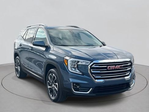 Used 2024 GMC Terrain SLT w/ LPO, Floor Liner Package image 3