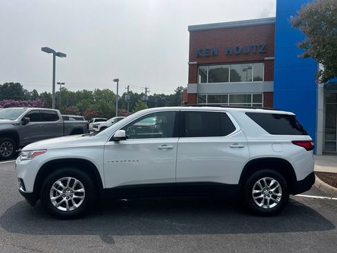 Used 2019 Chevrolet Traverse LT FWD image 4