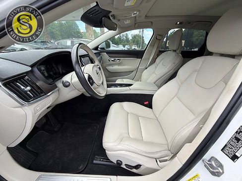 Used 2018 Volvo V90 T6 Cross Country w/ Convenience Package AWD/4WD image 10