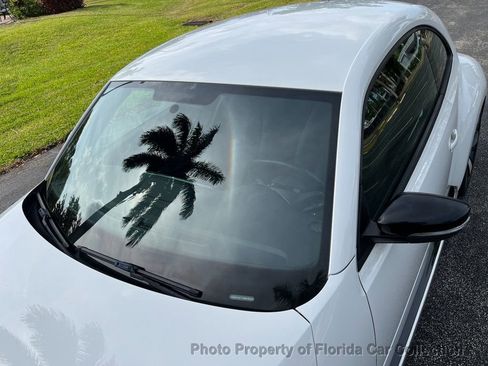 Used 2012 Volkswagen Beetle Launch Edition image 25