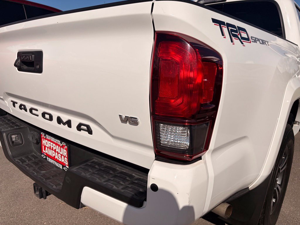 Used 2018 Toyota Tacoma TRD Sport w/ Technology Package RWD image 10
