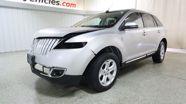 Used 2013 Lincoln MKX AWD image 2