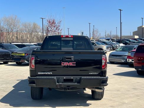 Used 2018 GMC Sierra 1500 Denali w/ Denali Ultimate Package image 11