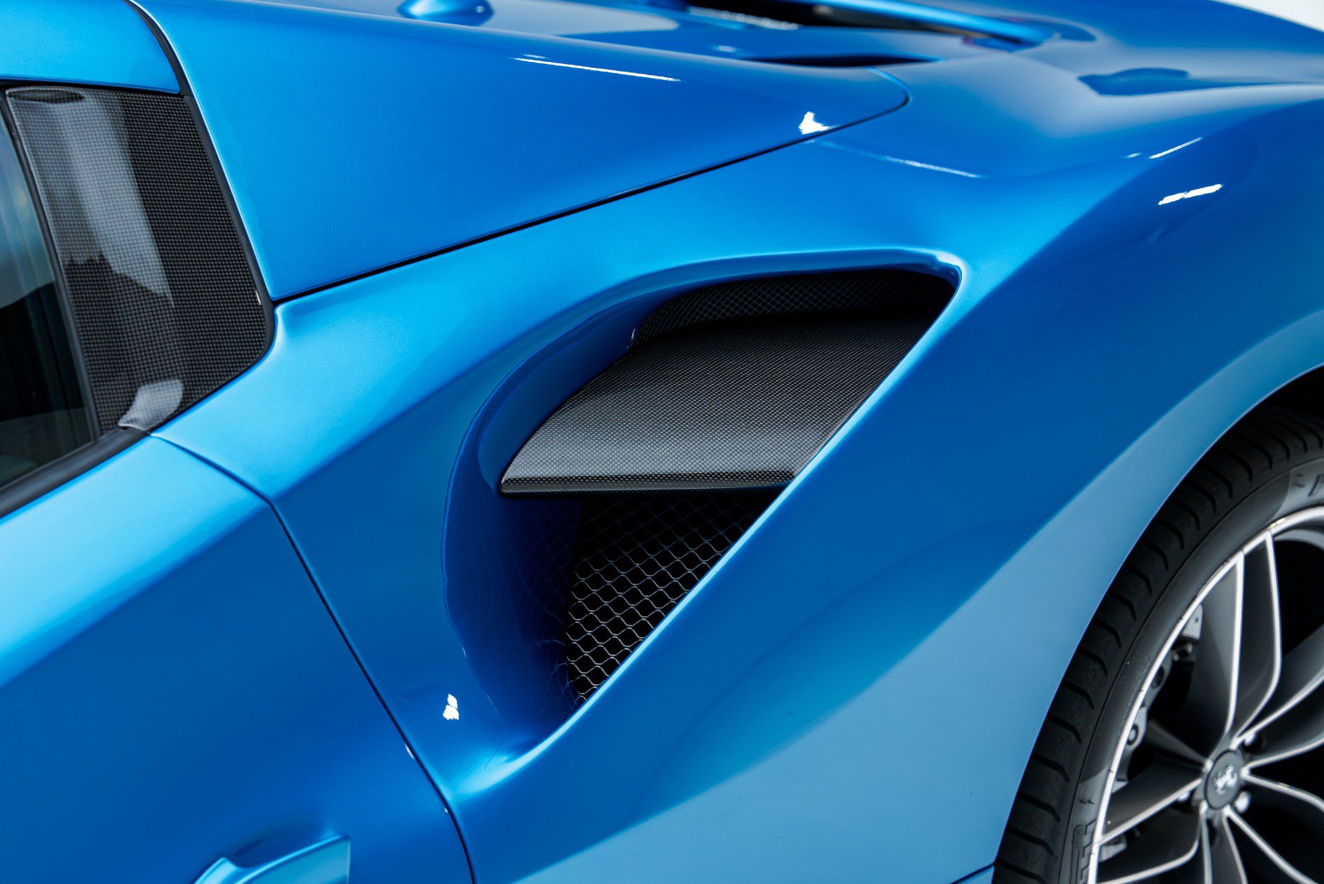 Used 2019 Ferrari 488 Spider RWD image 31