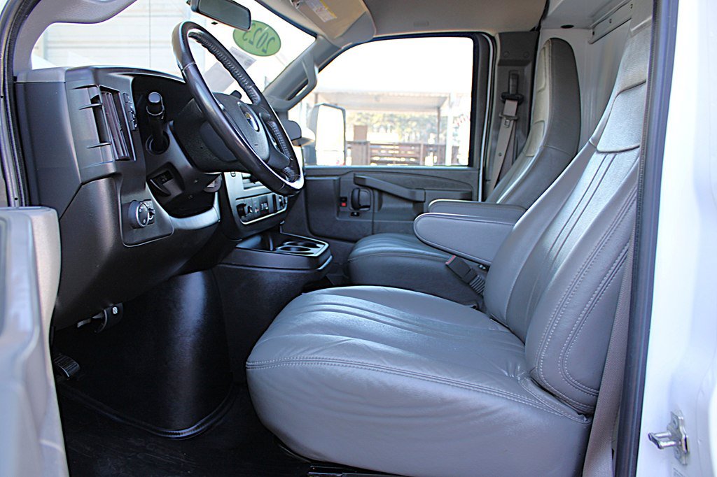 Used 2023 Chevrolet Express 3500 w/ Power Convenience Package RWD image 21