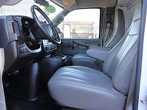 Used 2023 Chevrolet Express 3500 139WB ENCLOSED SERVICE VAN w/ Power Convenience Package image 21