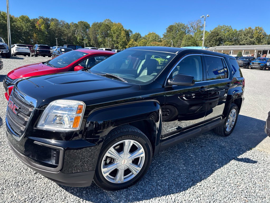 Used 2017 GMC Terrain SLE FWD image 1