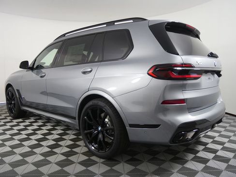 Used 2027 BMW X7 xDrive40i w/ M Sport Package AWD/4WD image 5