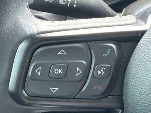 Used 2025 Jeep Gladiator Sport AWD/4WD image 24