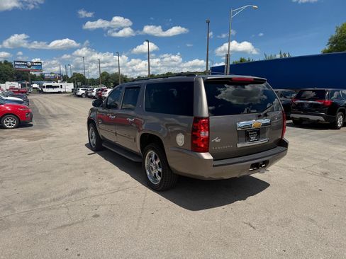 Used 2012 Chevrolet Suburban LT w/ Luxury Package AWD/4WD image 5