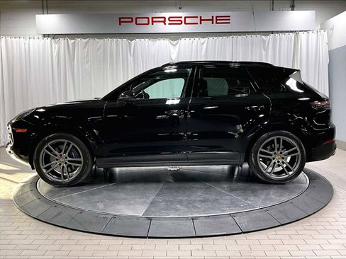 Used 2022 Porsche Cayenne image 2