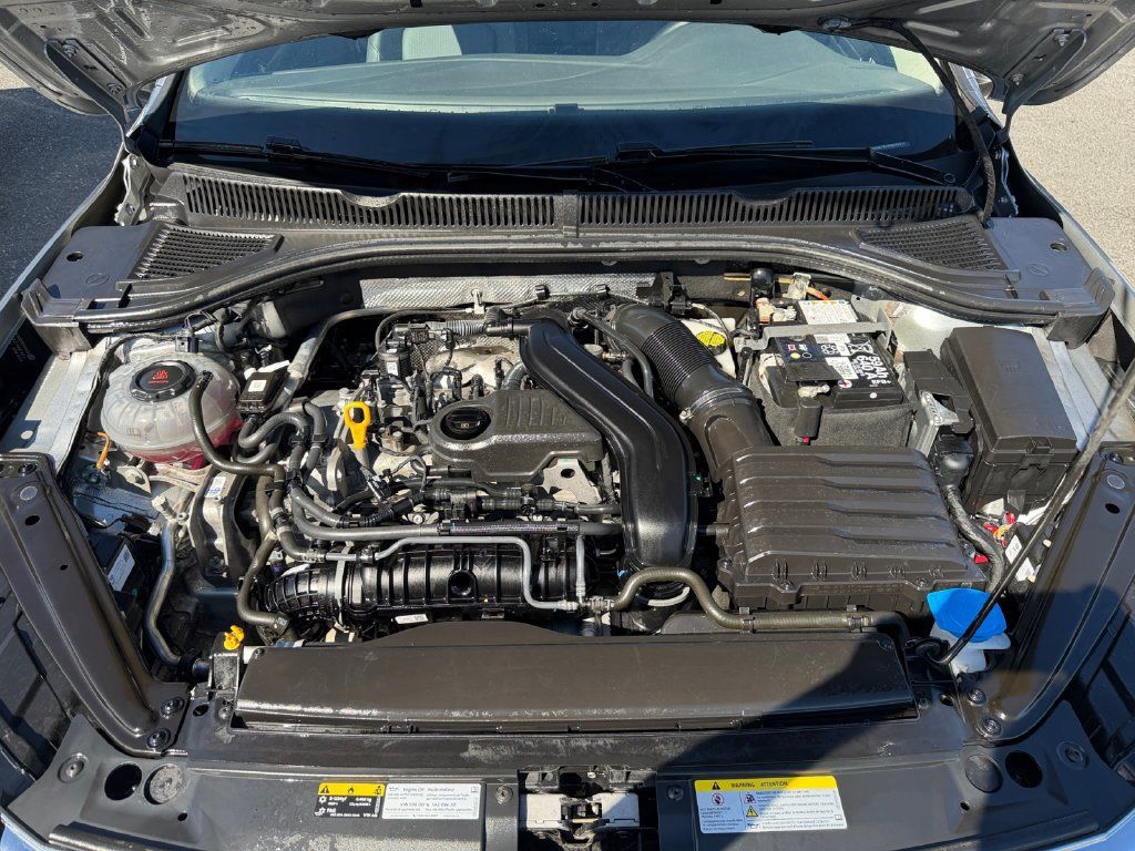 Used 2024 Volkswagen Jetta SE FWD image 18