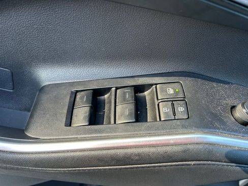 Used 2024 Toyota Highlander XLE image 17