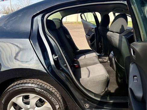 Used 2014 MAZDA MAZDA3 i Sport image 21