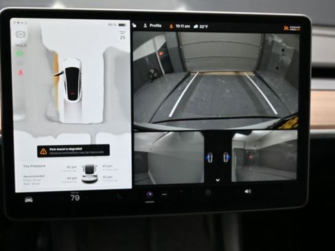 Used 2023 Tesla Model Y Long Range image 22