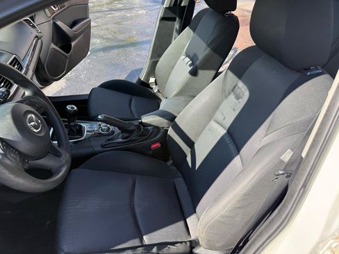 Used 2015 MAZDA MAZDA3 i Sport FWD image 18