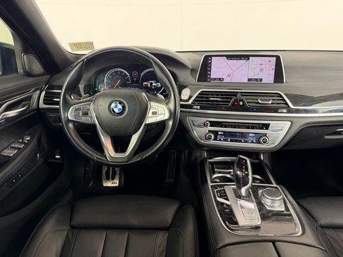 Used 2019 BMW 740i w/ M Sport Package RWD image 31