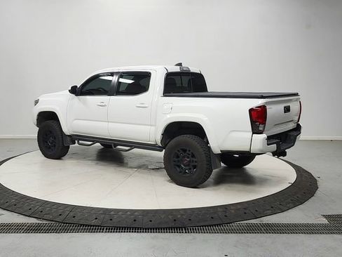 Used 2019 Toyota Tacoma TRD Sport w/ Technology Package AWD/4WD image 5