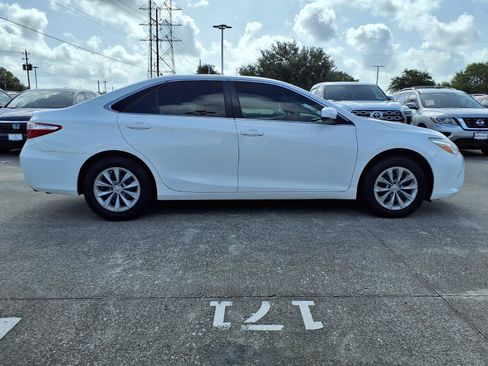 Used 2017 Toyota Camry LE FWD image 25