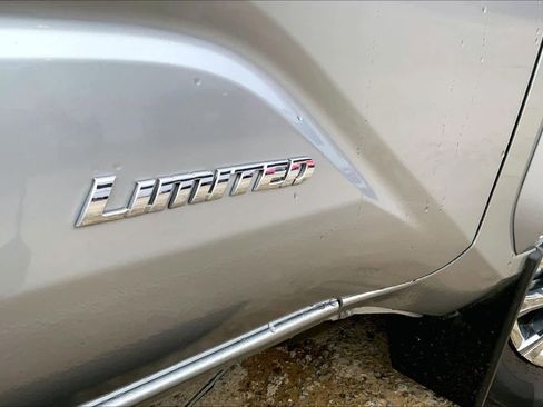 Used 2025 Toyota Tacoma Limited image 9