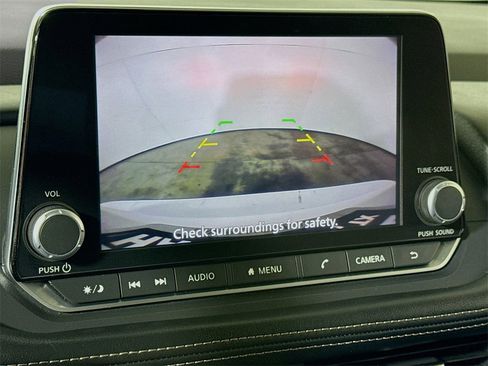 Used 2025 Nissan Rogue SV w/ SV Premium Package image 11