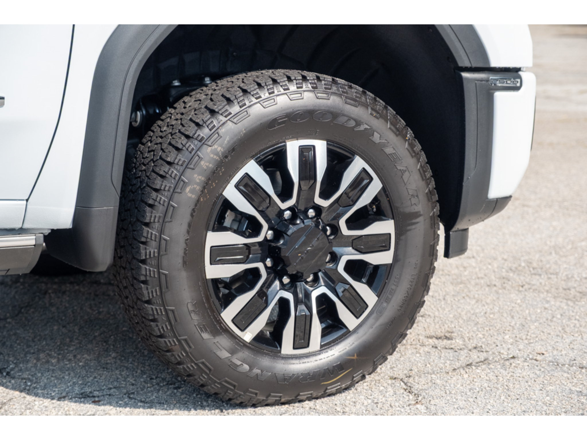 New 2026 GMC Sierra 2500 Denali Ultimate w/ LPO, Black Badging Package AWD/4WD image 10