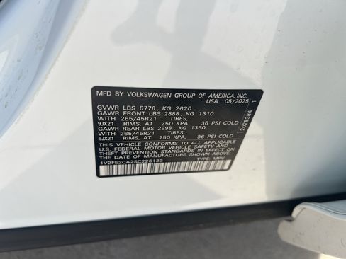 Certified 2025 Volkswagen Atlas Cross Sport SEL Premium R-Line image 32