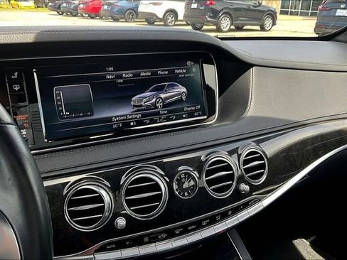 Used 2017 Mercedes-Benz S 550 Sedan image 22