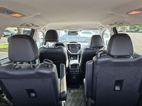 Used 2023 Subaru Ascent Limited AWD/4WD image 15