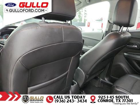Used 2017 Chevrolet Trax LT w/ LT Convenience Package FWD image 15