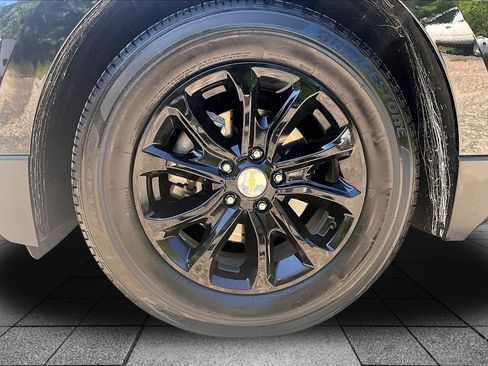 Used 2019 Chevrolet Equinox LT FWD image 8