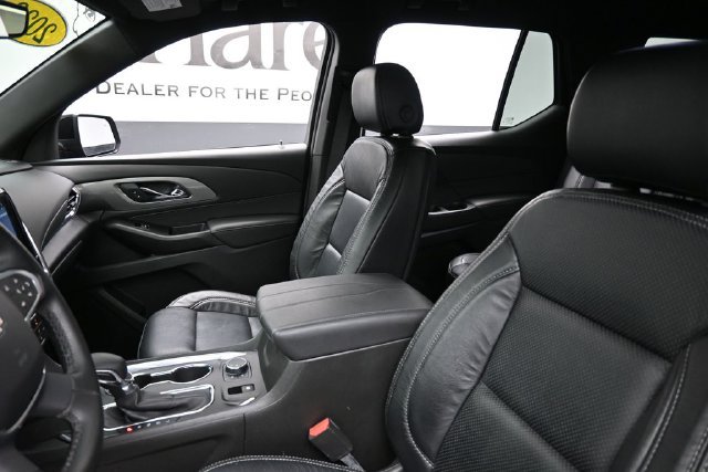 Used 2023 Chevrolet Traverse LT FWD image 17