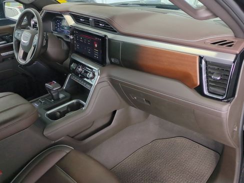 Used 2025 GMC Sierra 1500 Denali w/ Denali Reserve Package AWD/4WD image 18