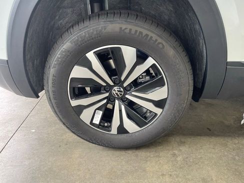 New 2026 Volkswagen Atlas Cross Sport SE image 29