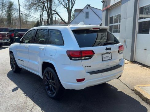 Used 2019 Jeep Grand Cherokee Altitude image 6