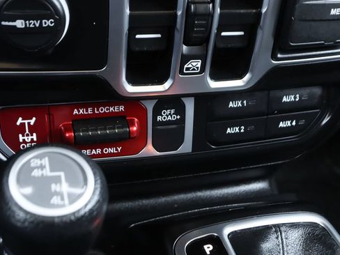 Used 2025 Jeep Gladiator Sport AWD/4WD image 31