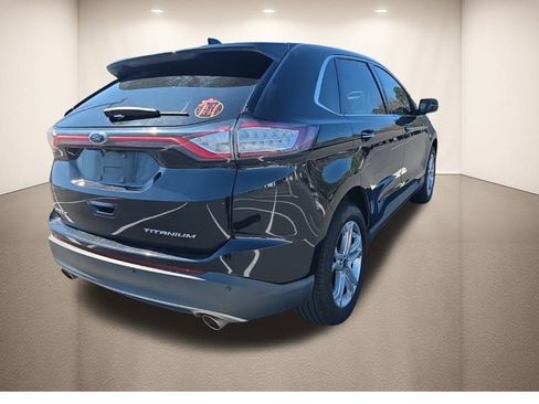 Used 2018 Ford Edge Titanium w/ Equipment Group 301A image 5
