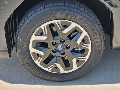 Certified 2025 Subaru Forester Premium AWD/4WD image 12