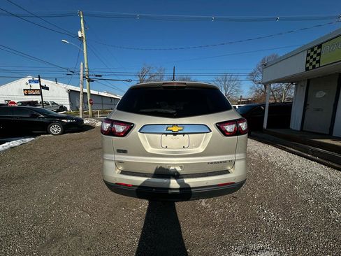 Used 2016 Chevrolet Traverse LT image 3