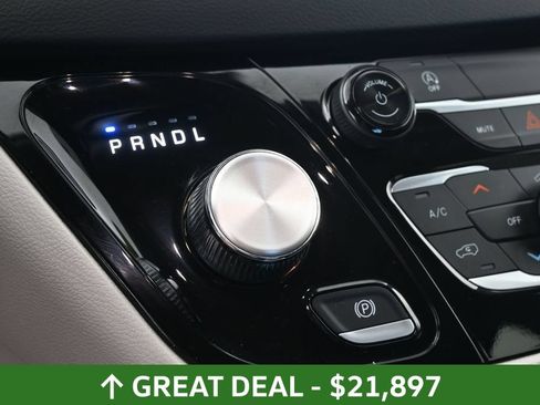 Used 2023 Chrysler Voyager LX FWD image 24
