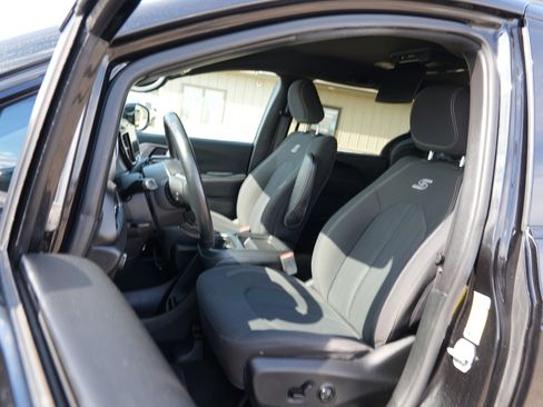 Used 2018 Chrysler Pacifica Touring Plus w/ S Appearance Package image 13