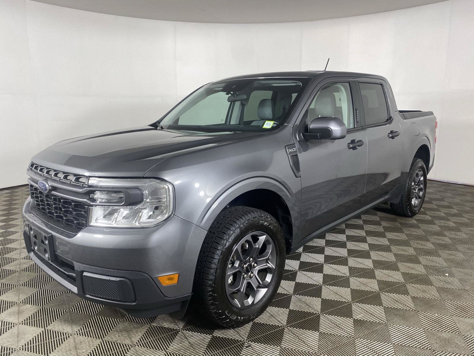Used 2022 Ford Maverick XLT w/ XLT Luxury Package FWD image 3