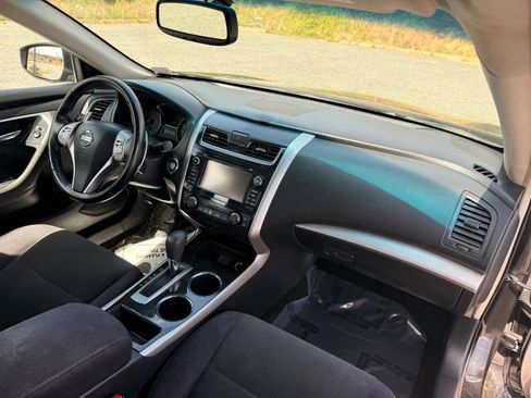 Used 2013 Nissan Altima 3.5 SV w/ Navigation Pkg FWD image 14