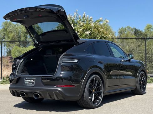 Certified 2024 Porsche Cayenne Turbo GT AWD/4WD image 33