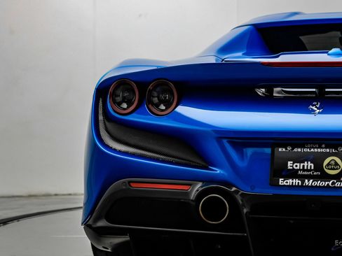 Used 2023 Ferrari F8 Tributo RWD image 18